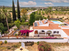 Rustic Retreat in Algoz